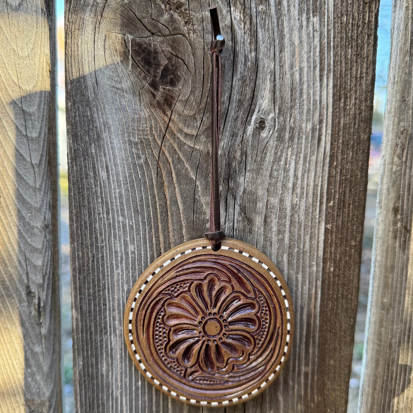 2025 ORNAMENT #22 - Natural Oakley Flower